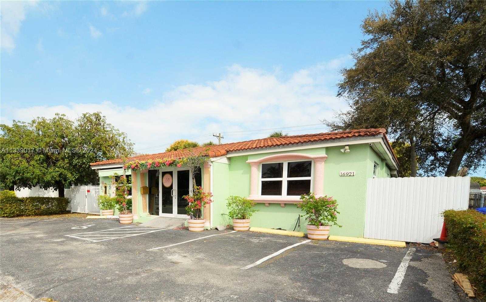 Small Image of 16921 NORTH EAST 6TH AVE, North Miami Beach Number 21