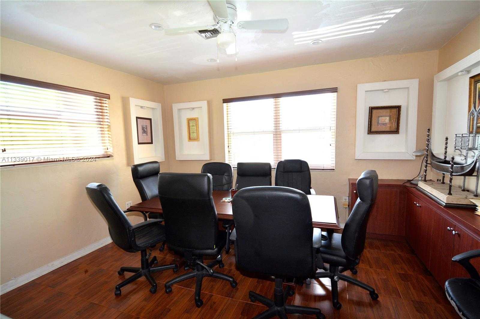 Small Image of 16921 NORTH EAST 6TH AVE, North Miami Beach Number 26