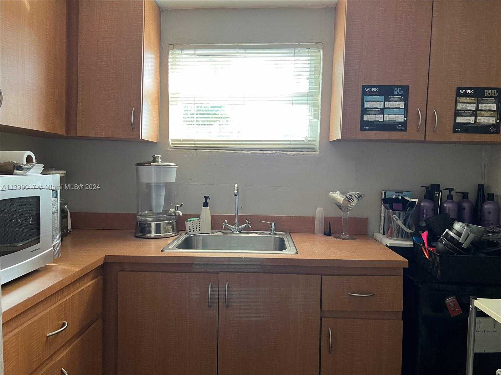 Small Image of 16921 NORTH EAST 6TH AVE, North Miami Beach Number 29