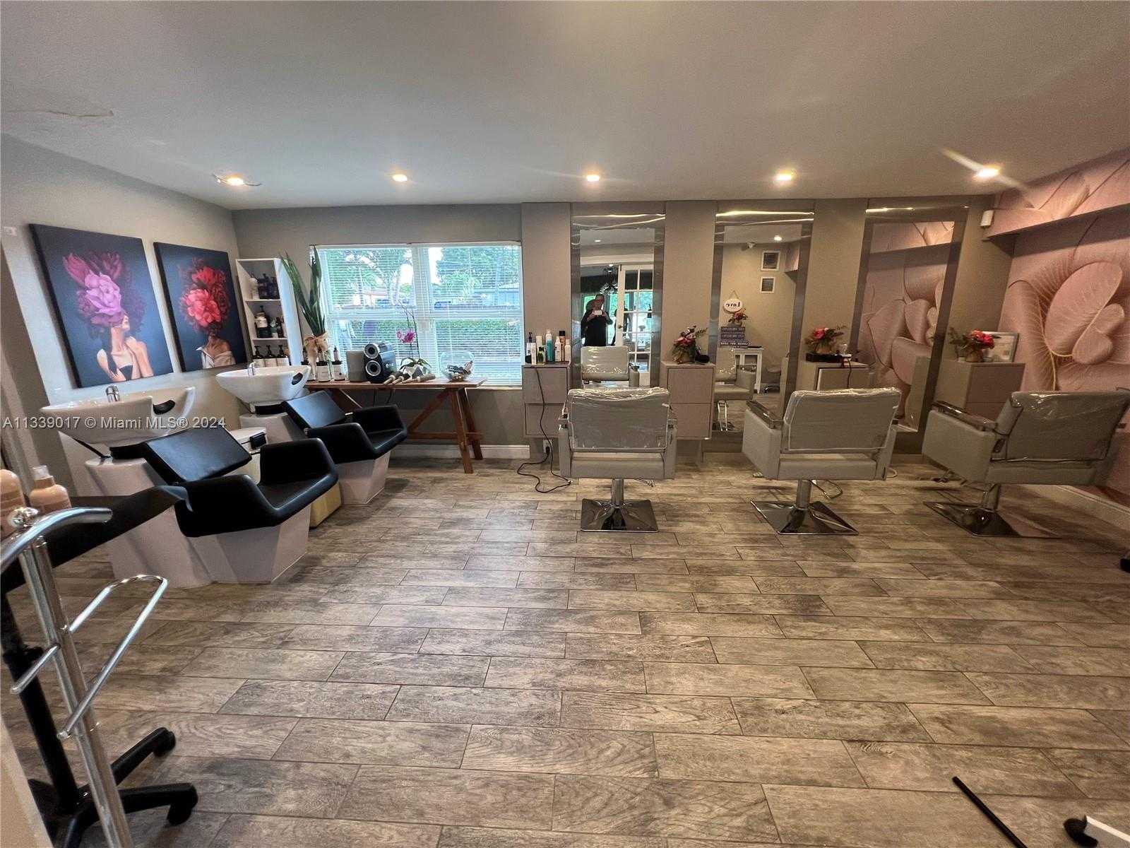 Small Image of 16921 NORTH EAST 6TH AVE, North Miami Beach Number 3