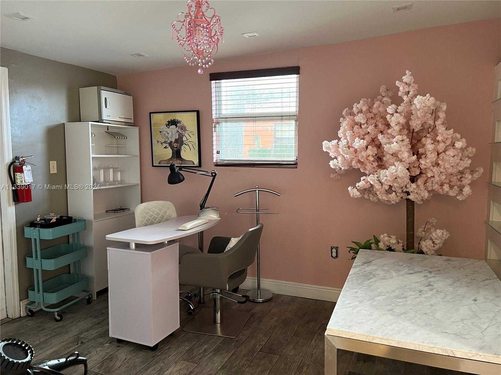 Small Image of 16921 NORTH EAST 6TH AVE, North Miami Beach Number 7