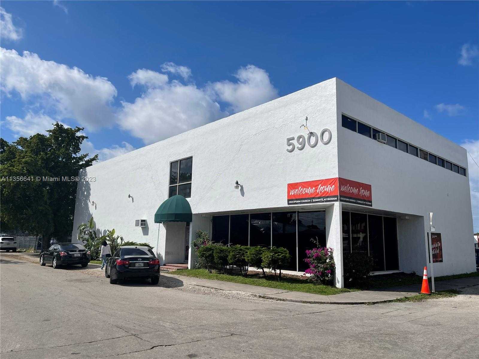 Small Image of 5900 DEWEY ST, Hollywood Number 3