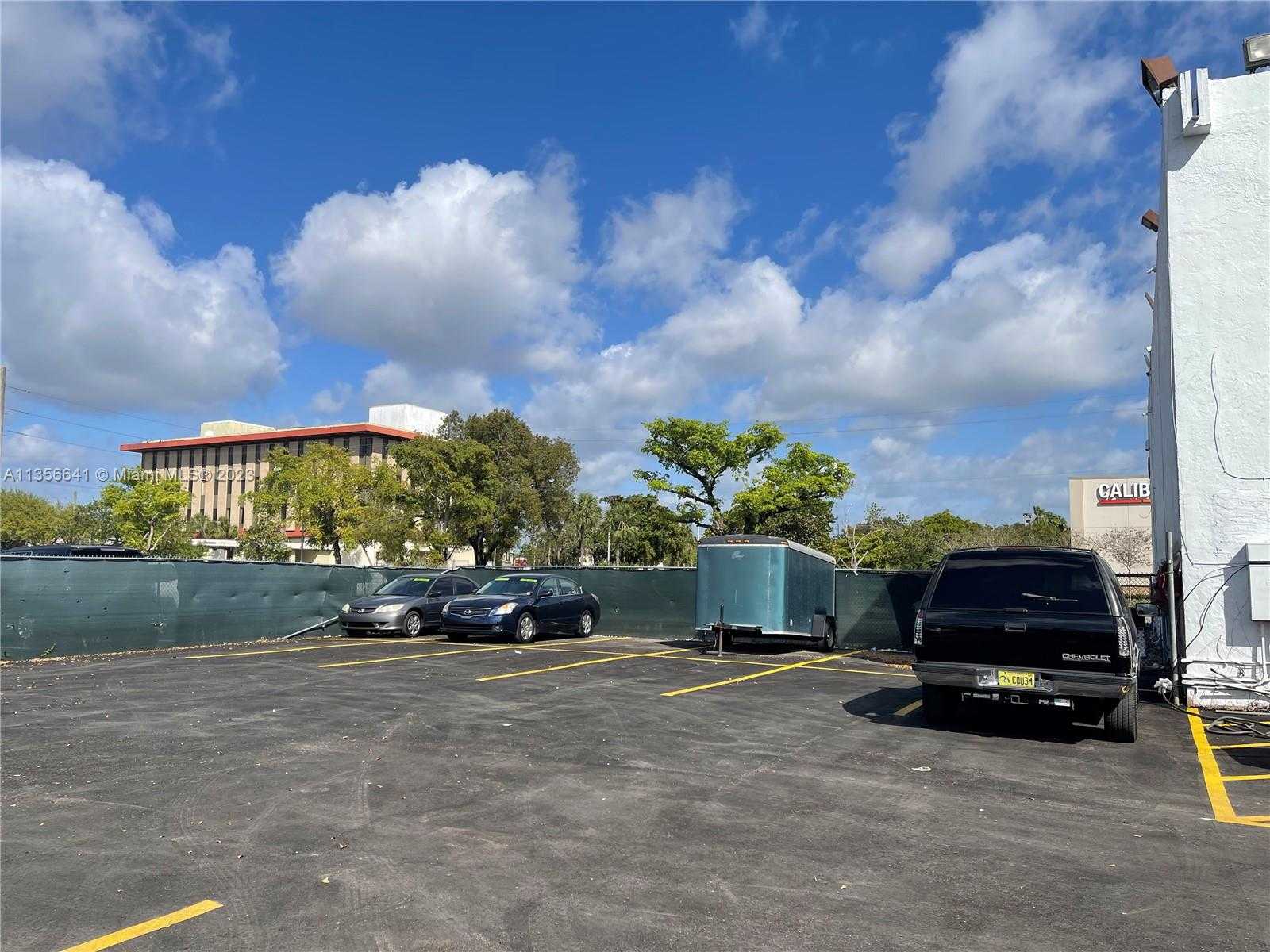 Small Image of 5900 DEWEY ST, Hollywood Number 6