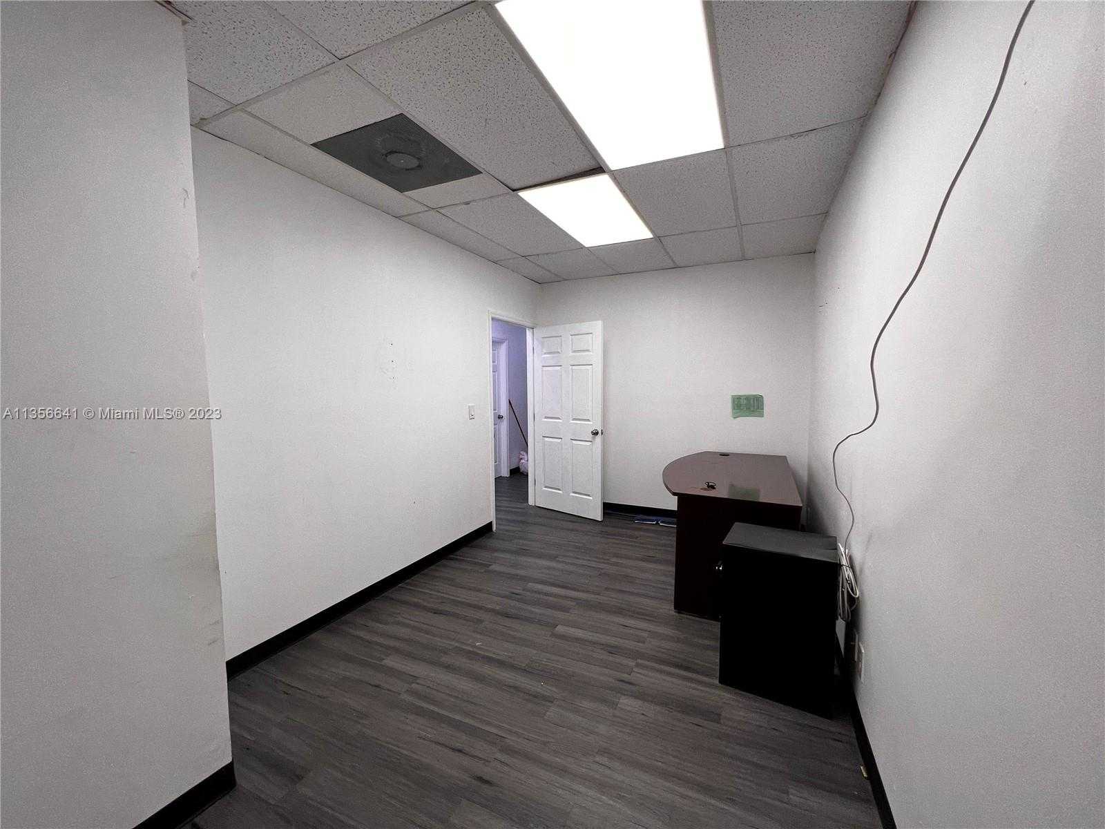 Small Image of 5900 DEWEY ST, Hollywood Number 8