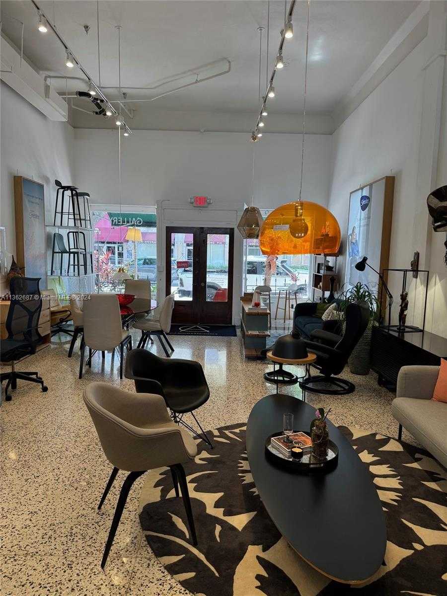 Small Image of 1628 MICHIGAN AVENUE, Miami Beach Number 3