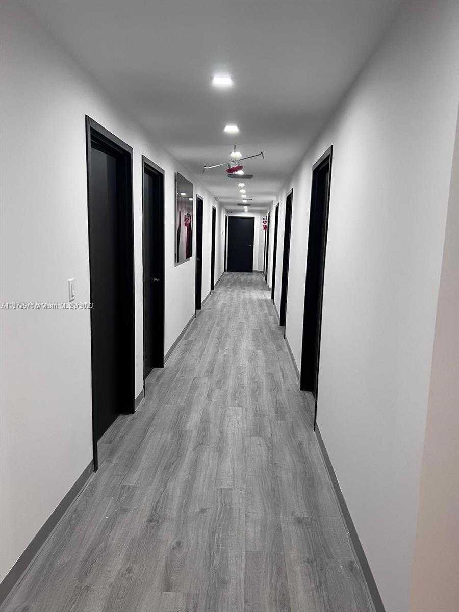 Small Image of 6030 Hollywood Blvd, Hollywood, FL 33024, USA Number 3