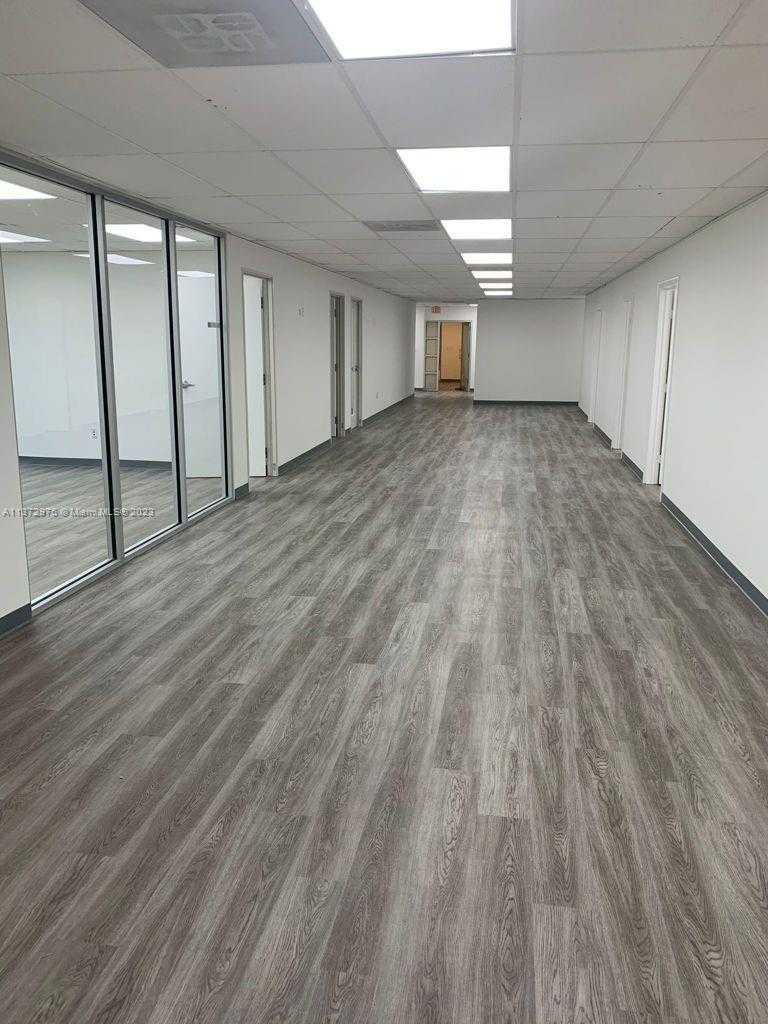 Small Image of 6030 Hollywood Blvd, Hollywood, FL 33024, USA Number 5