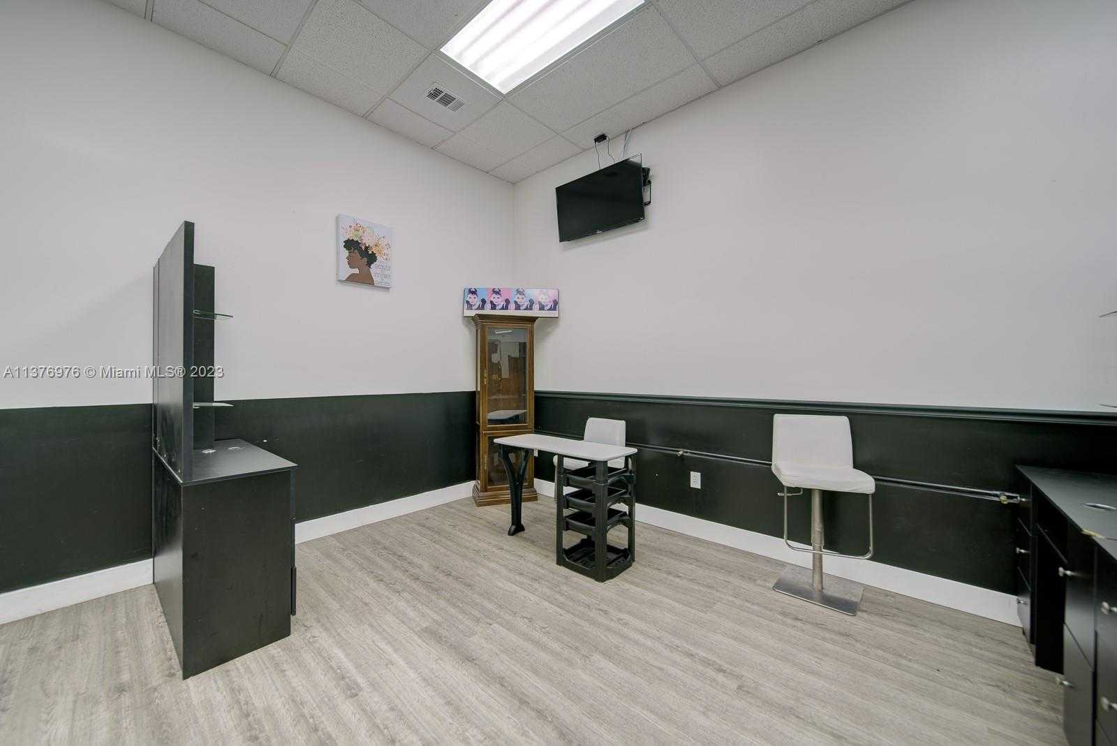 Small Image of 33521 S DIXIE HWY, Homestead Number 2