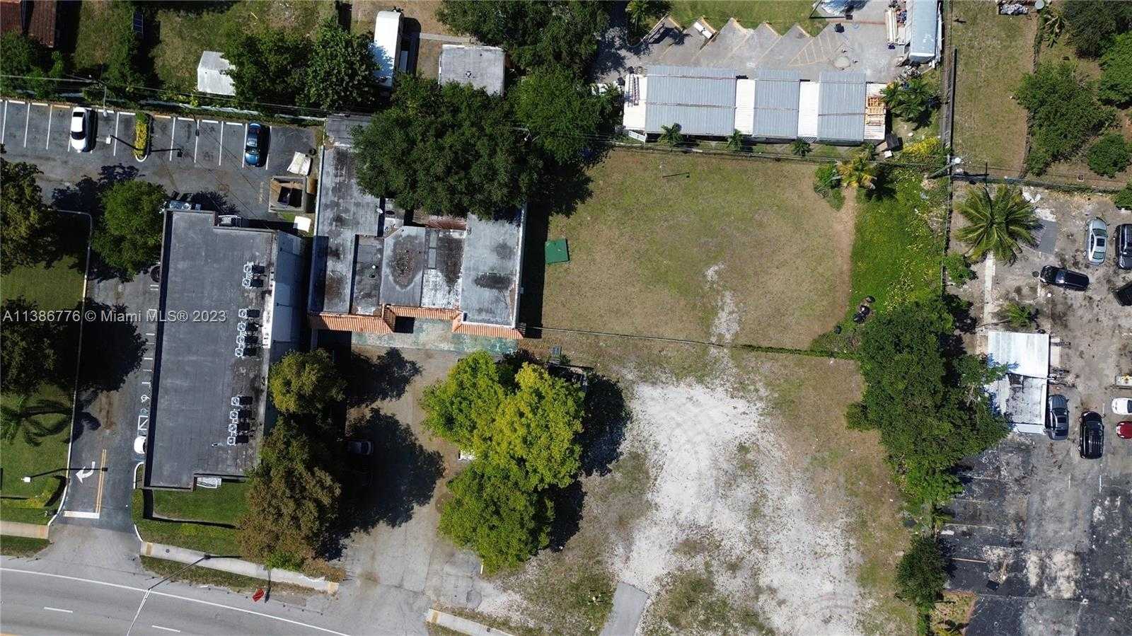 Small Image of 5705 WEST HALLANDALE BEACH BLVD, West Park Number 4