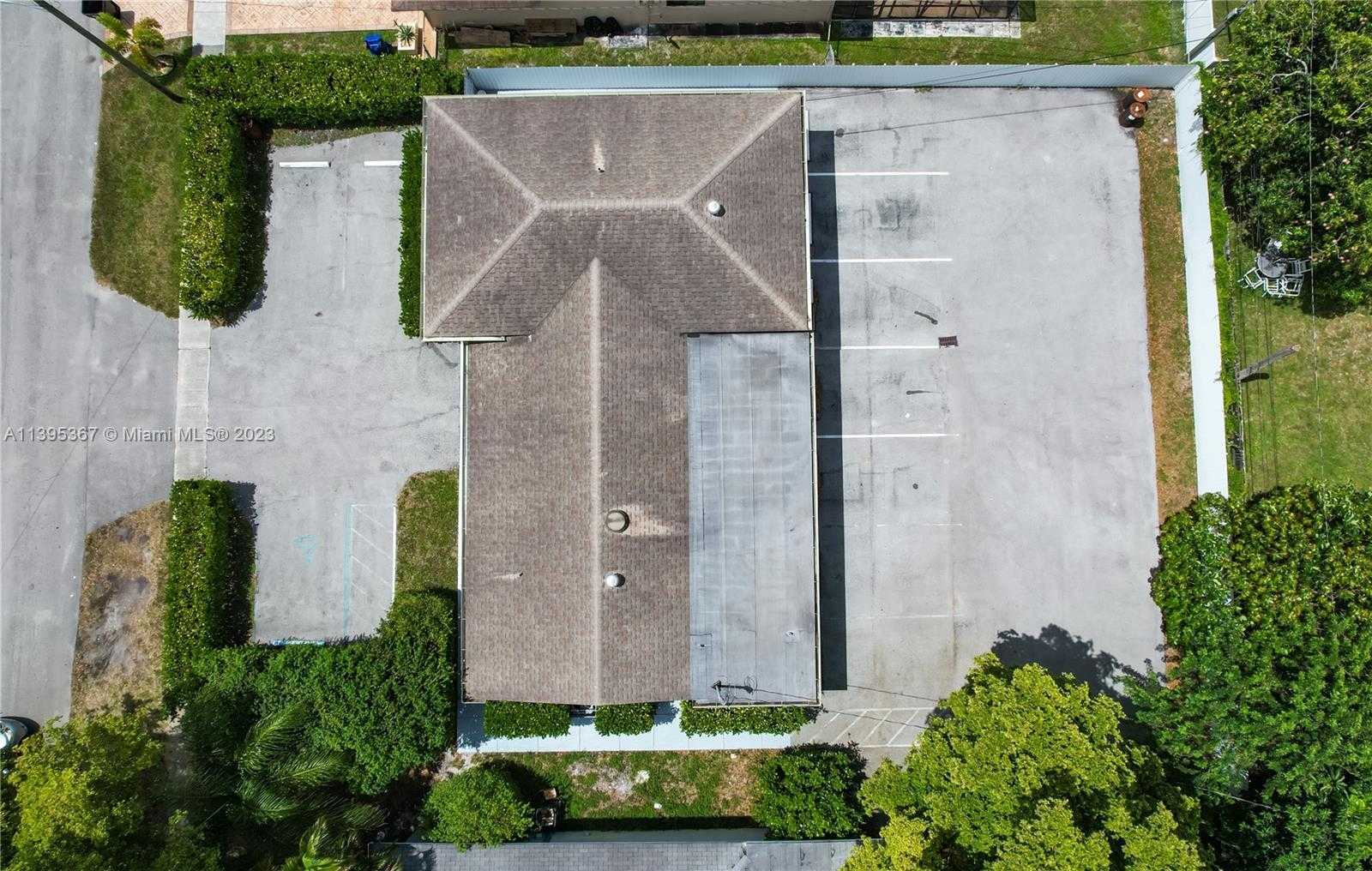 Small Image of 16170 NORTH EAST 11TH CT, North Miami Beach Number 2