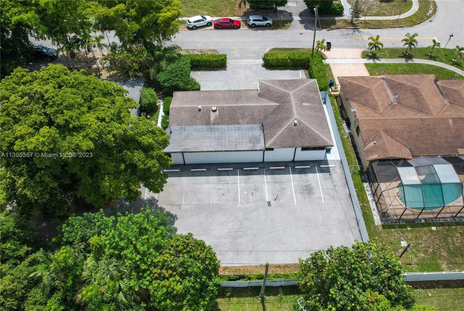 Small Image of 16170 NORTH EAST 11TH CT, North Miami Beach Number 9