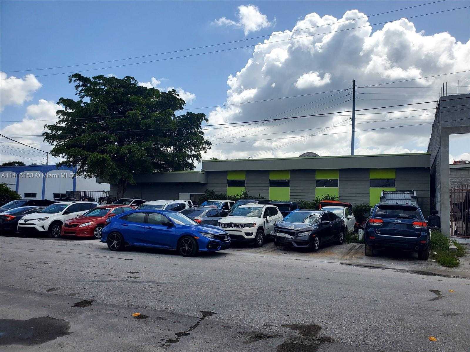 Small Image of 17121 NORTH WEST 2ND CT, Miami Gardens Number 11