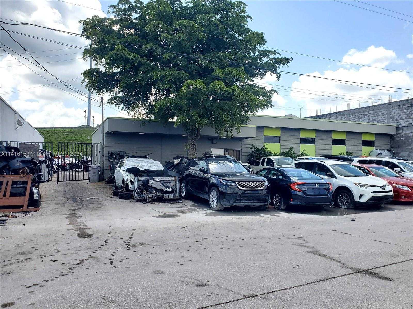 Small Image of 17121 NORTH WEST 2ND CT, Miami Gardens Number 12
