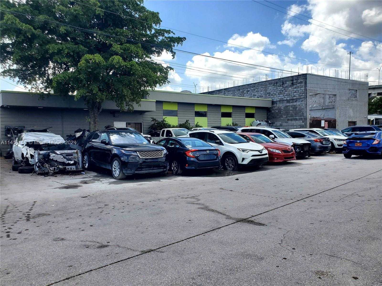 Small Image of 17121 NORTH WEST 2ND CT, Miami Gardens Number 13