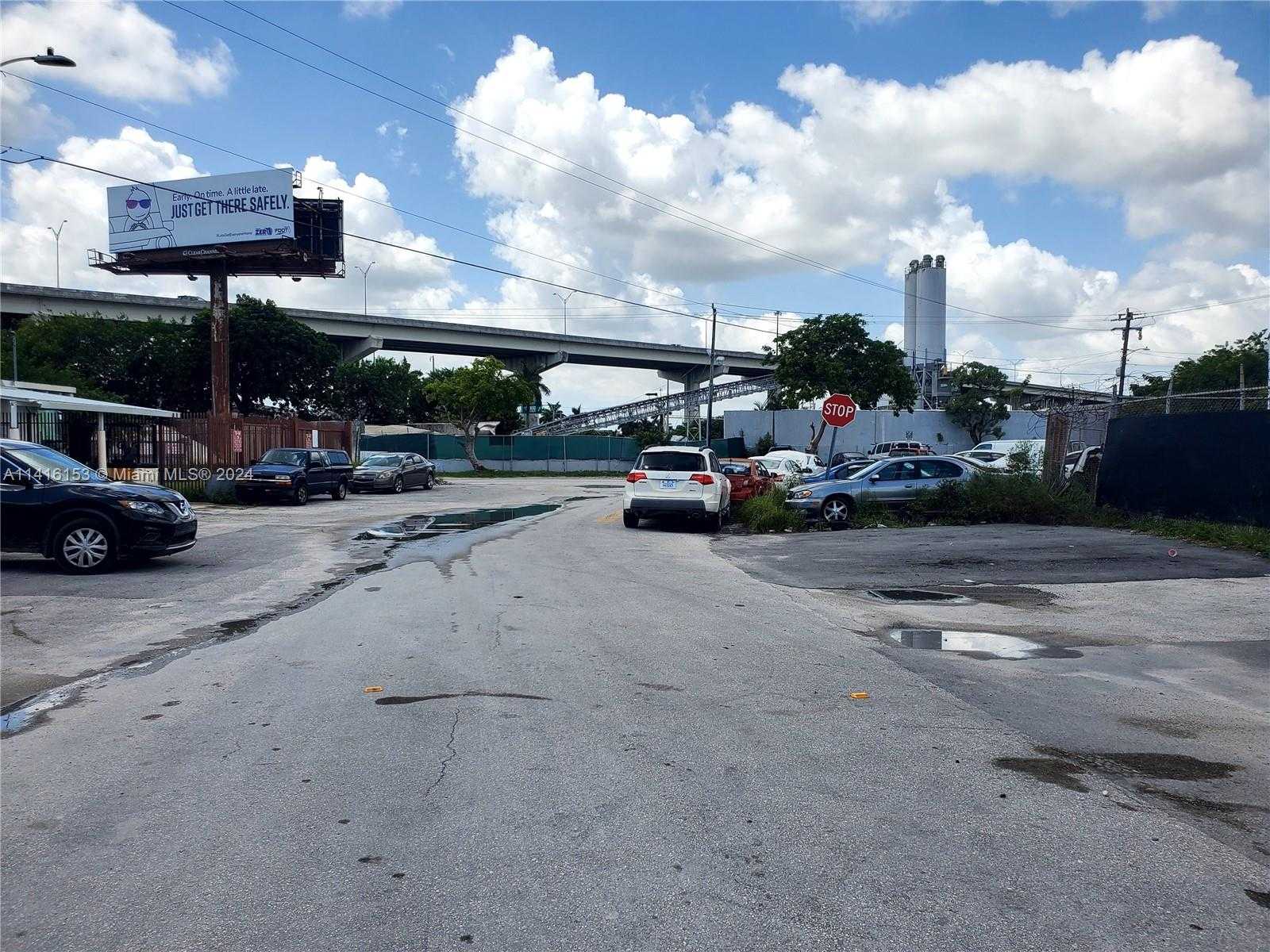 Small Image of 17121 NORTH WEST 2ND CT, Miami Gardens Number 18