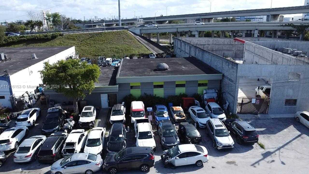 Small Image of 17121 NORTH WEST 2ND CT, Miami Gardens Number 2