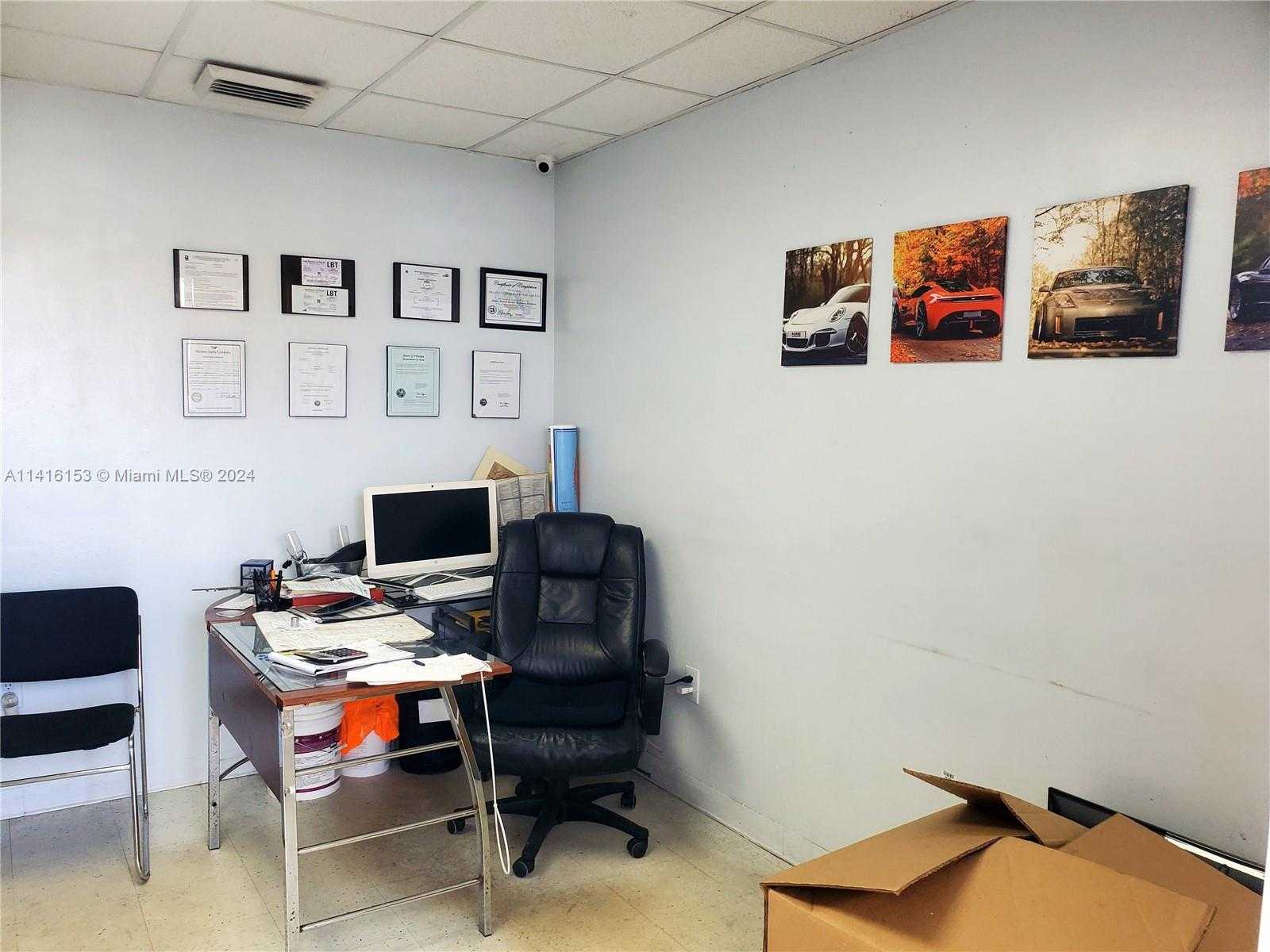 Small Image of 17121 NORTH WEST 2ND CT, Miami Gardens Number 24