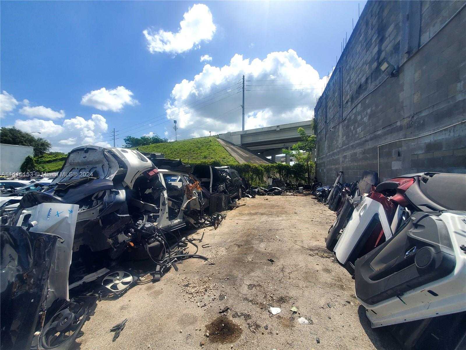 Small Image of 17121 NORTH WEST 2ND CT, Miami Gardens Number 27