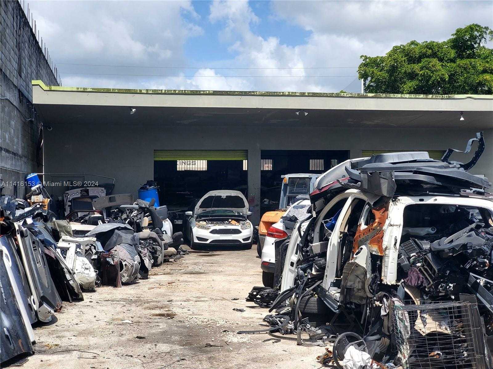 Small Image of 17121 NORTH WEST 2ND CT, Miami Gardens Number 30