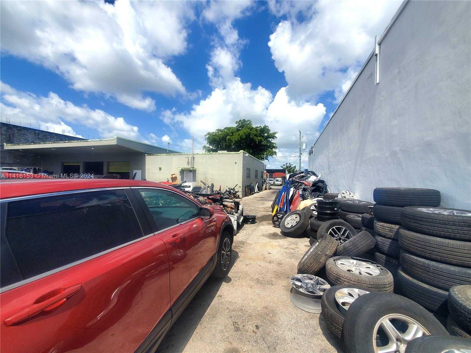 Small Image of 17121 NORTH WEST 2ND CT, Miami Gardens Number 33