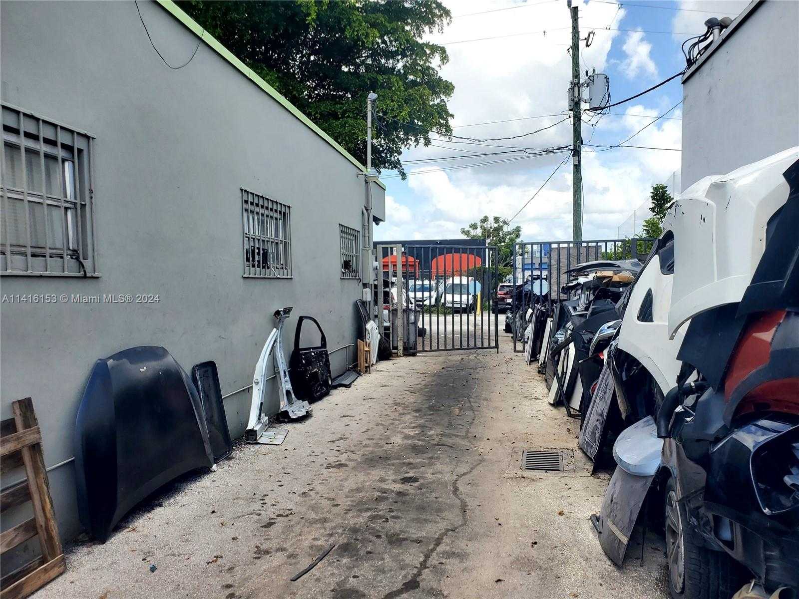 Small Image of 17121 NORTH WEST 2ND CT, Miami Gardens Number 34