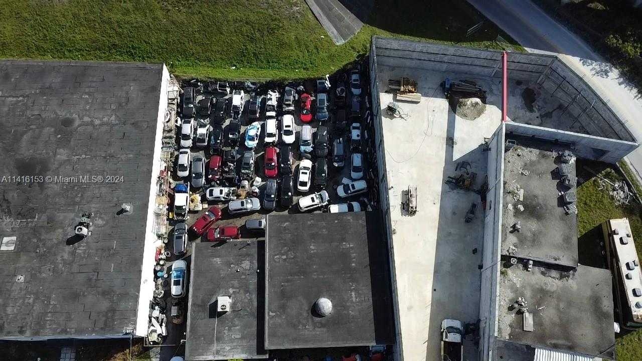 Small Image of 17121 NORTH WEST 2ND CT, Miami Gardens Number 9