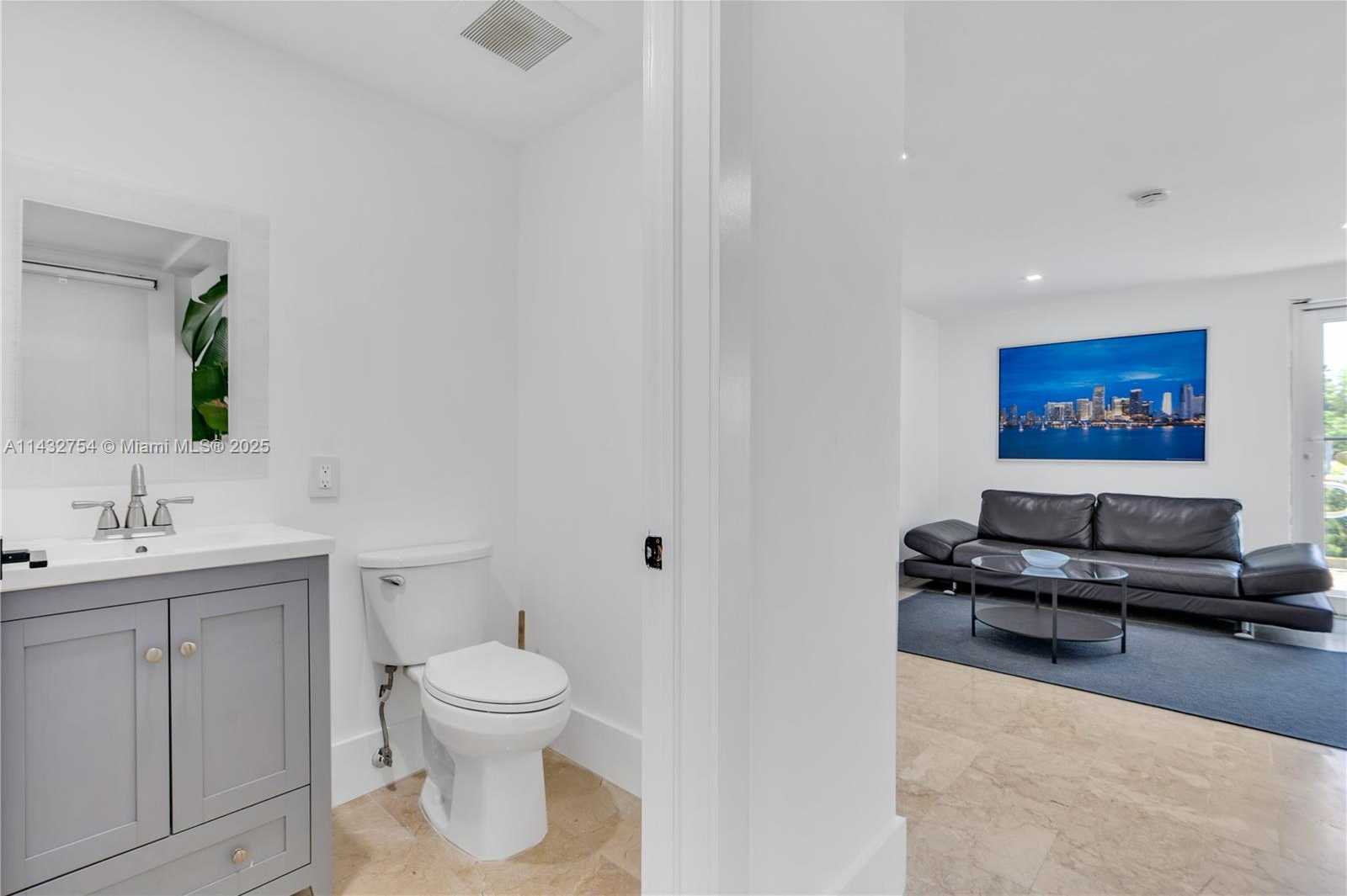 Small Image of 6395 BIRD RD, Miami Number 17