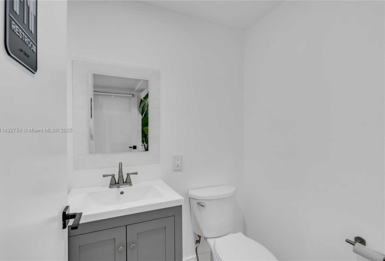 Small Image of 6395 BIRD RD, Miami Number 18