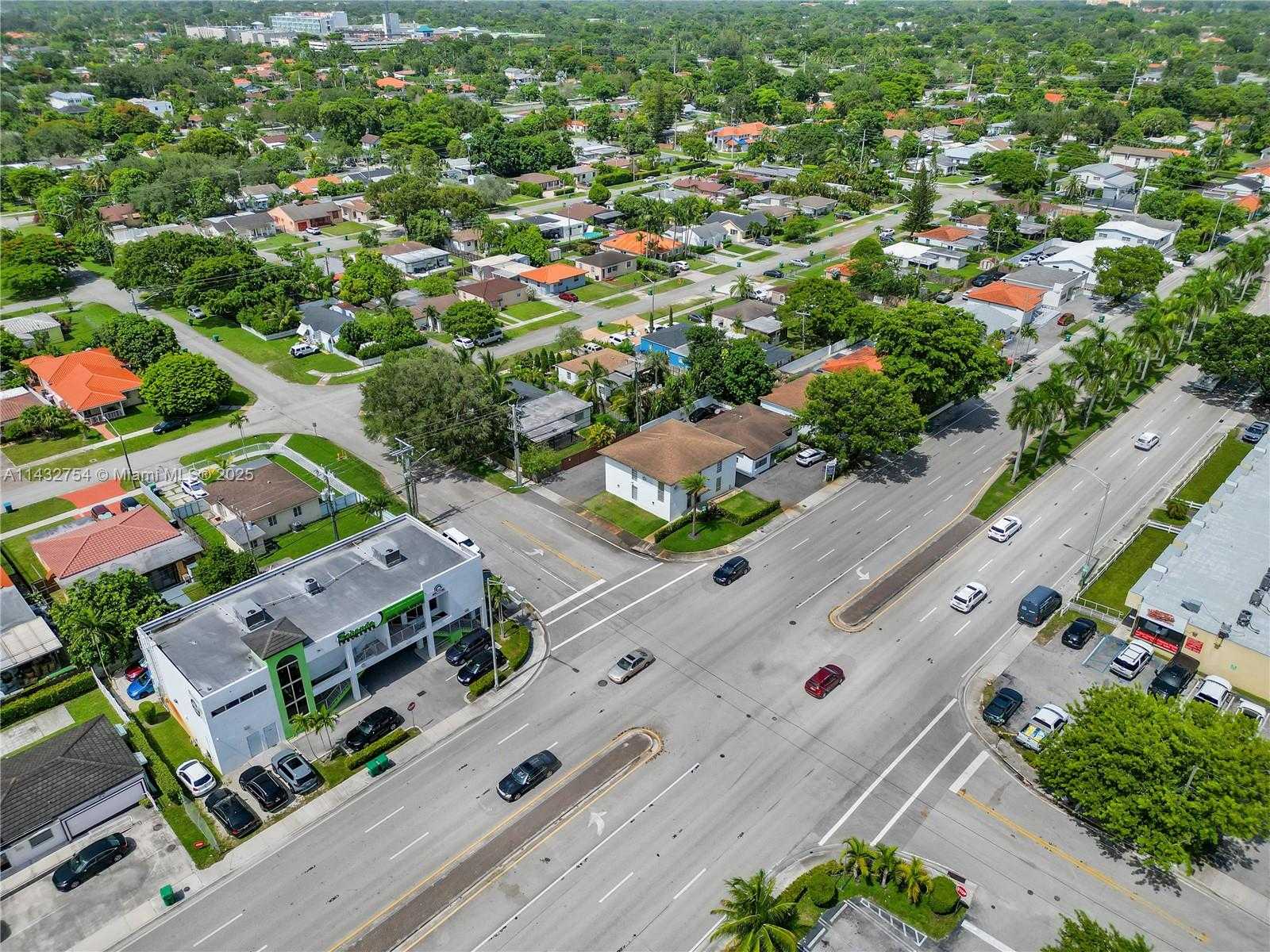 Small Image of 6395 BIRD RD, Miami Number 20