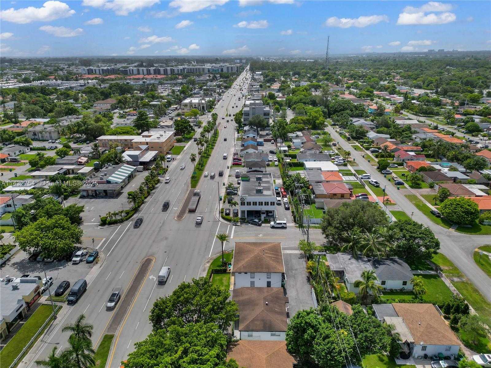 Small Image of 6395 BIRD RD, Miami Number 22