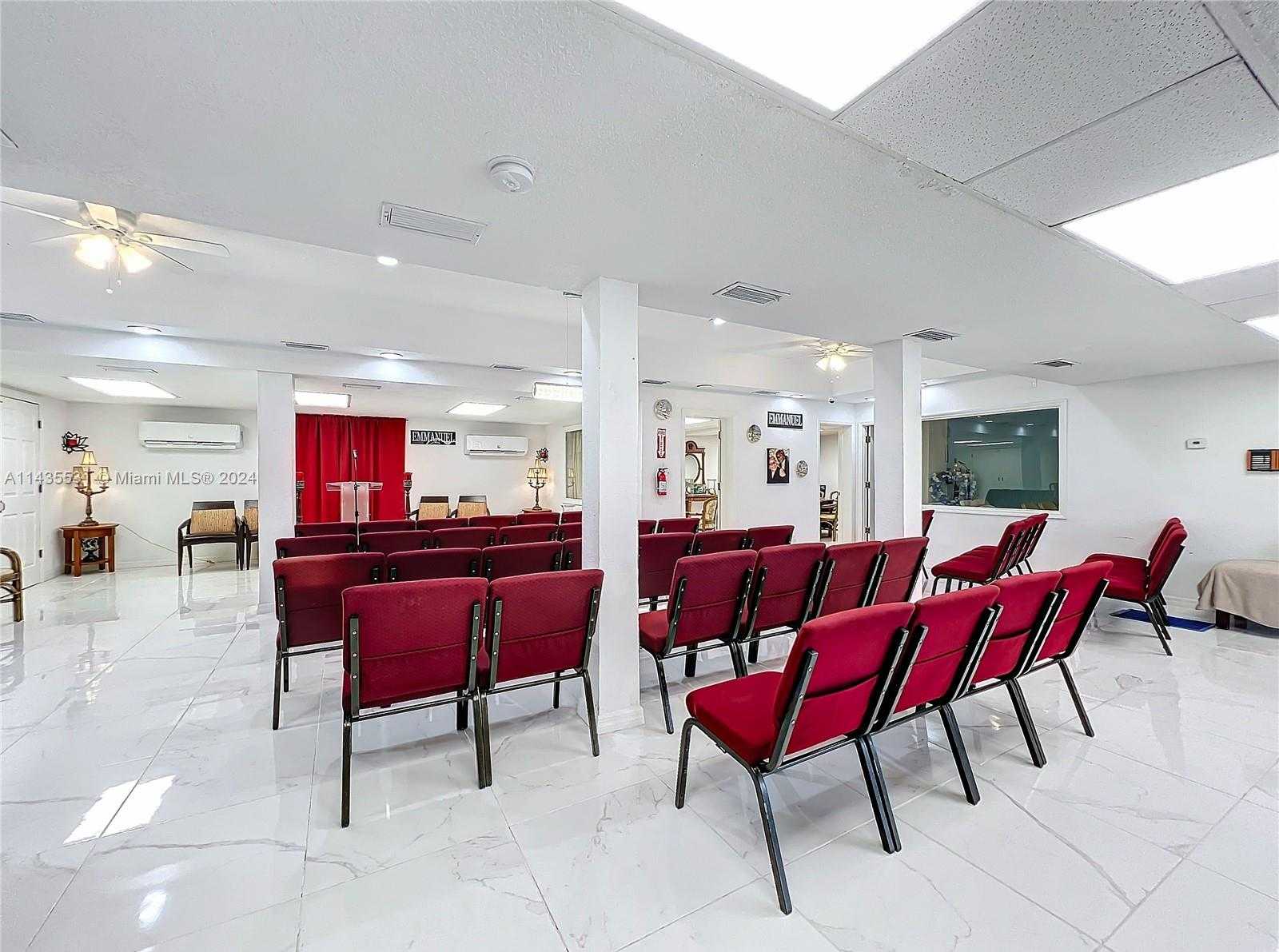 Small Image of 5404 SILVER STAR RD, Orlando Number 10
