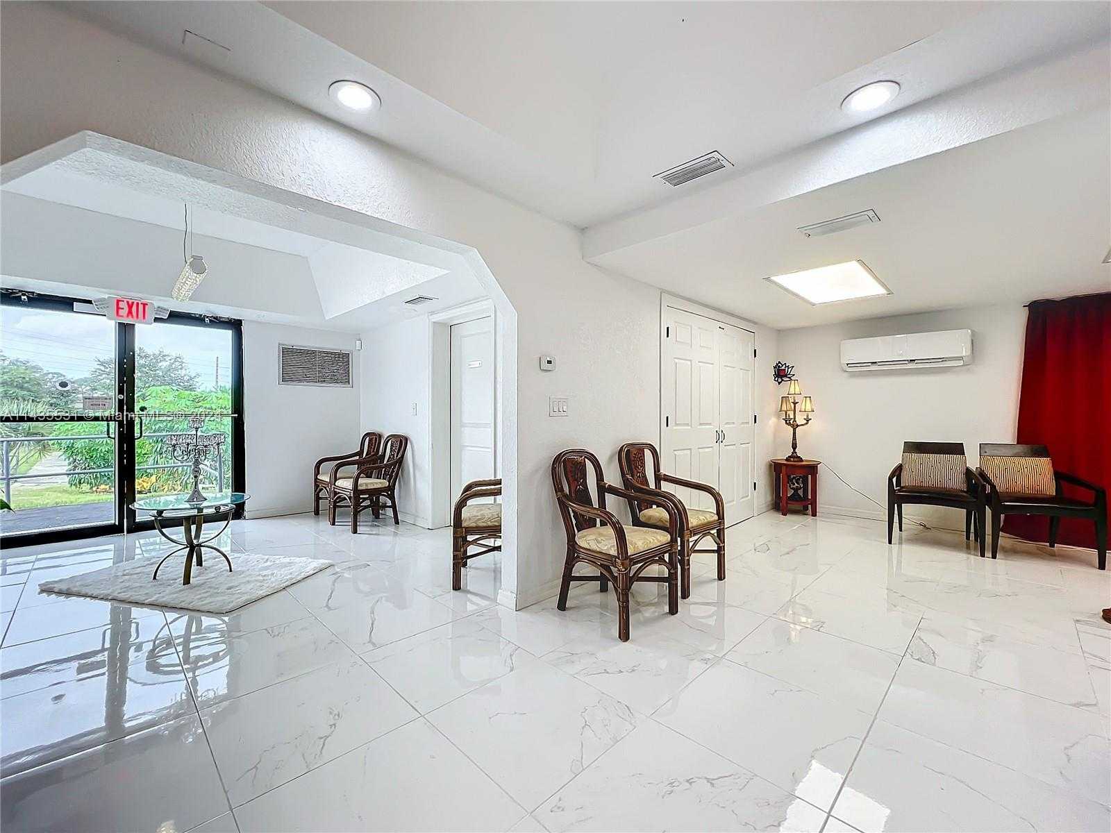 Small Image of 5404 SILVER STAR RD, Orlando Number 12