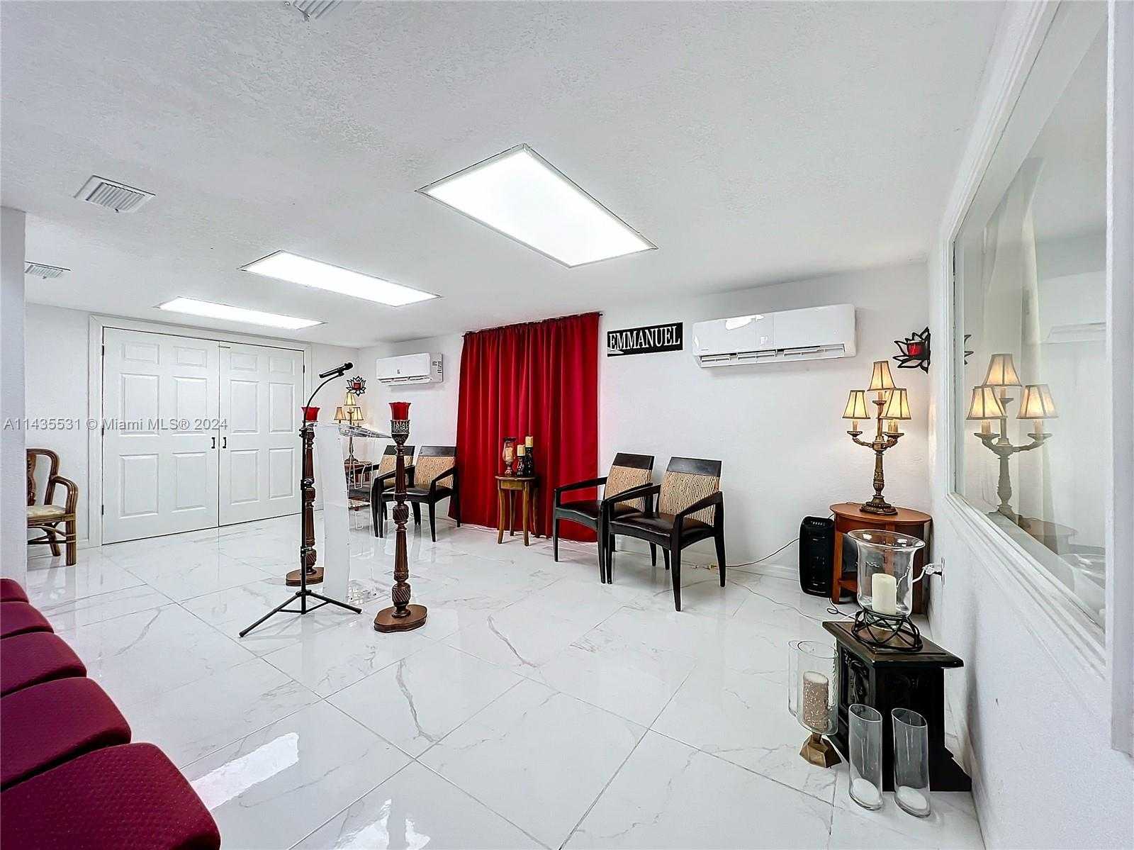 Small Image of 5404 SILVER STAR RD, Orlando Number 17