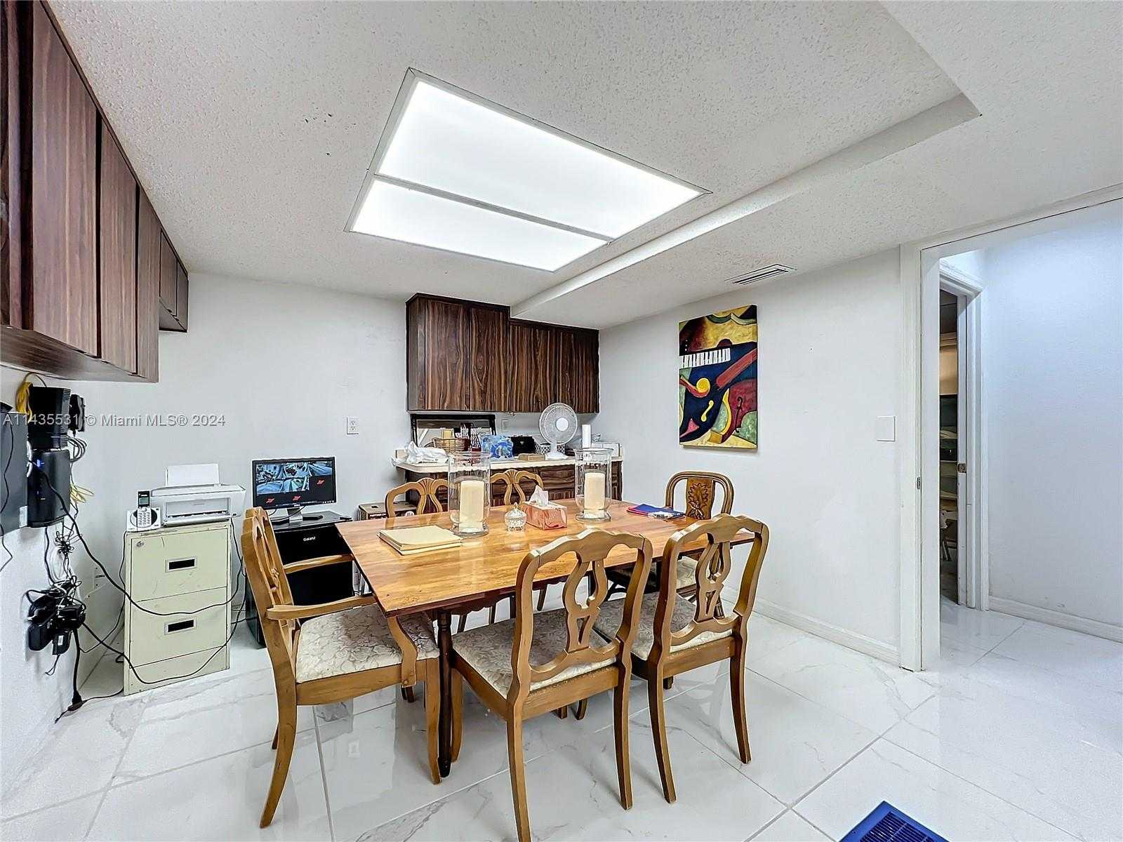 Small Image of 5404 SILVER STAR RD, Orlando Number 22