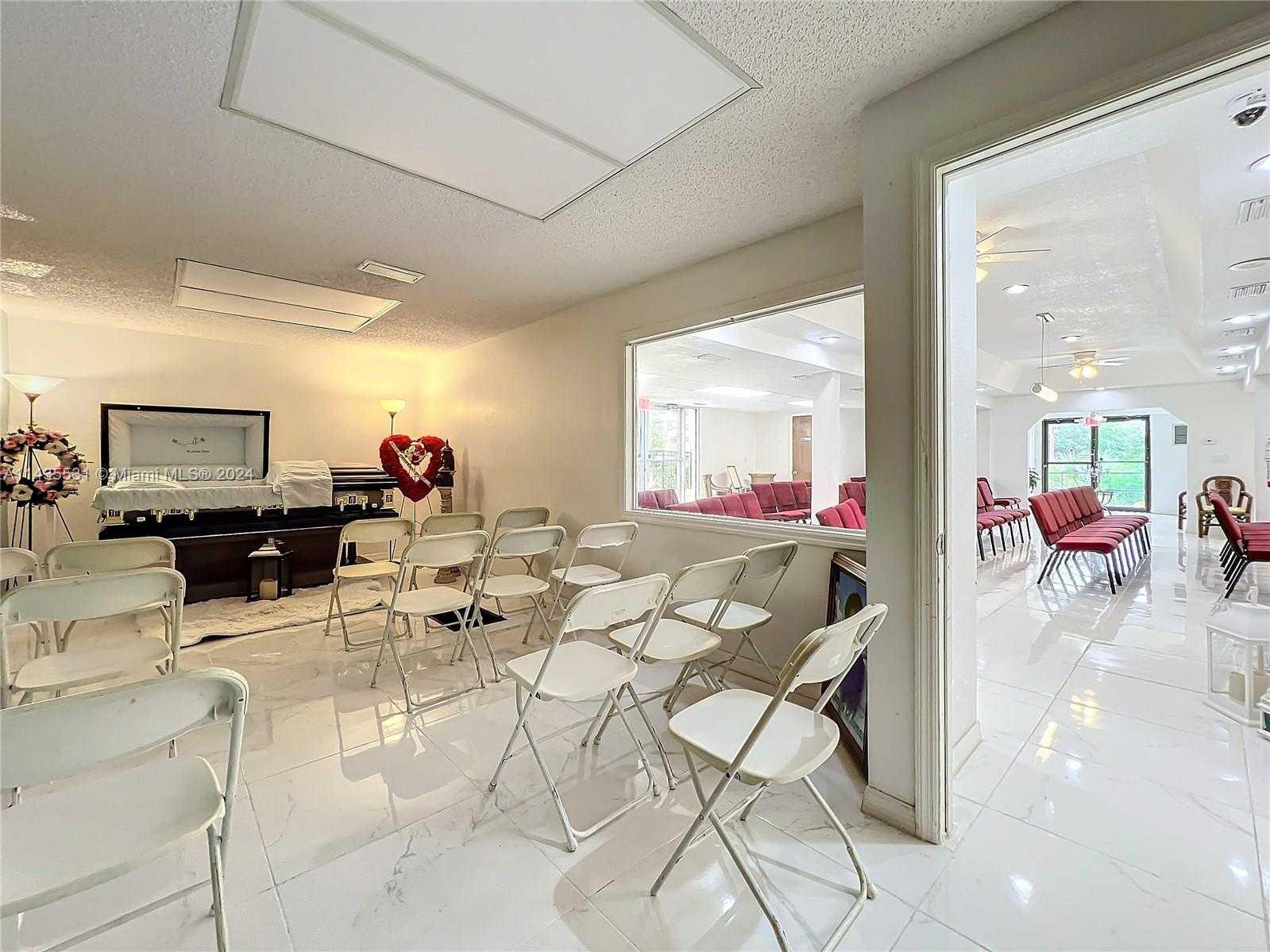 Small Image of 5404 SILVER STAR RD, Orlando Number 25