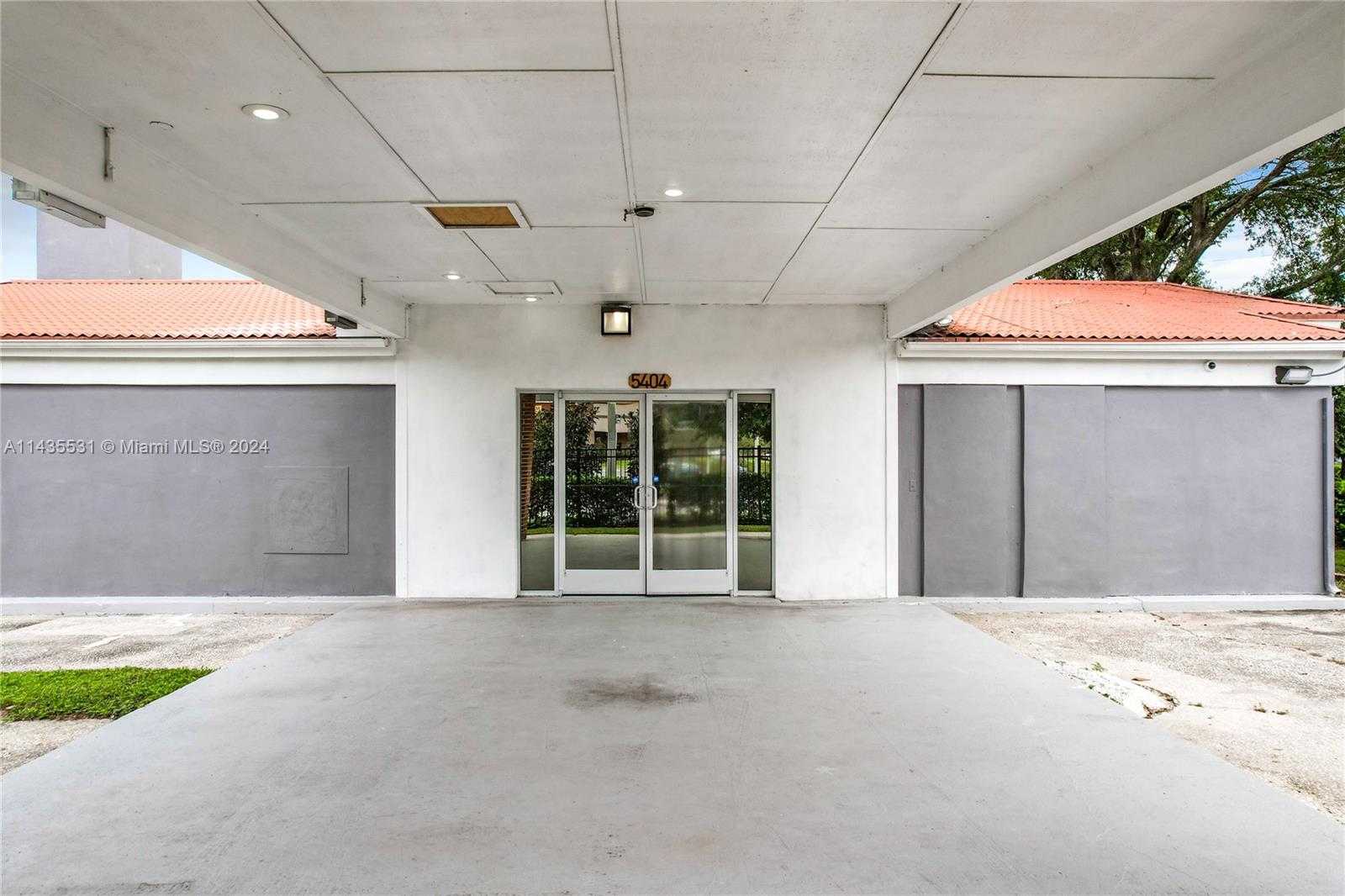 Small Image of 5404 SILVER STAR RD, Orlando Number 5