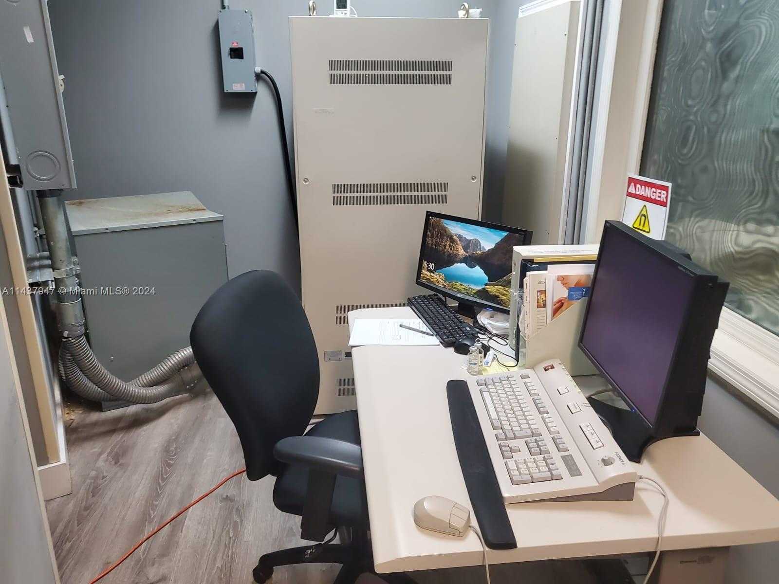 Small Image of 2971 CORAL WAY, Miami Number 22