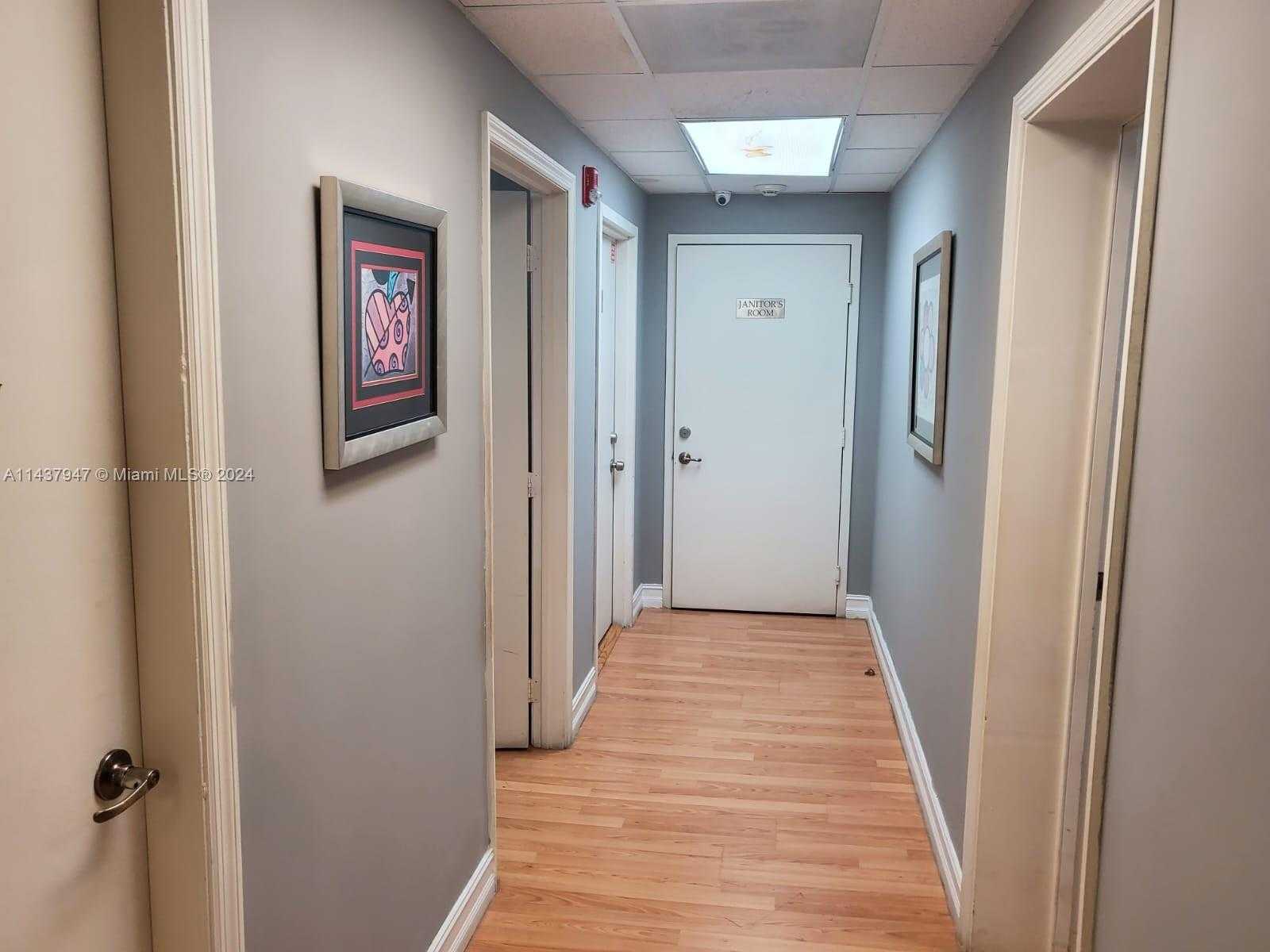 Small Image of 2971 CORAL WAY, Miami Number 5