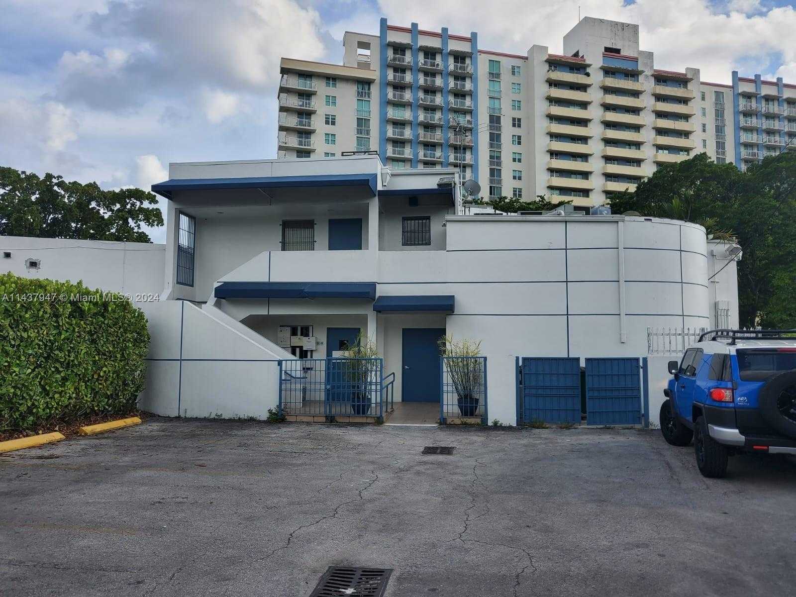 Small Image of 2971 CORAL WAY, Miami Number 7