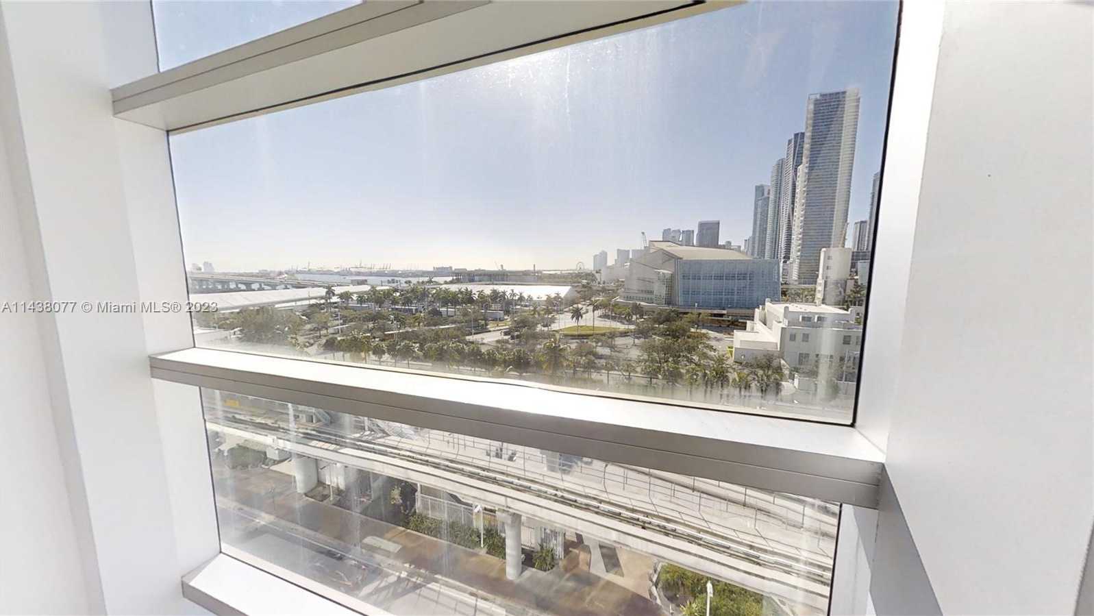 Small Image of 1501 Biscayne Blvd, Miami, FL 33132, USA Number 10
