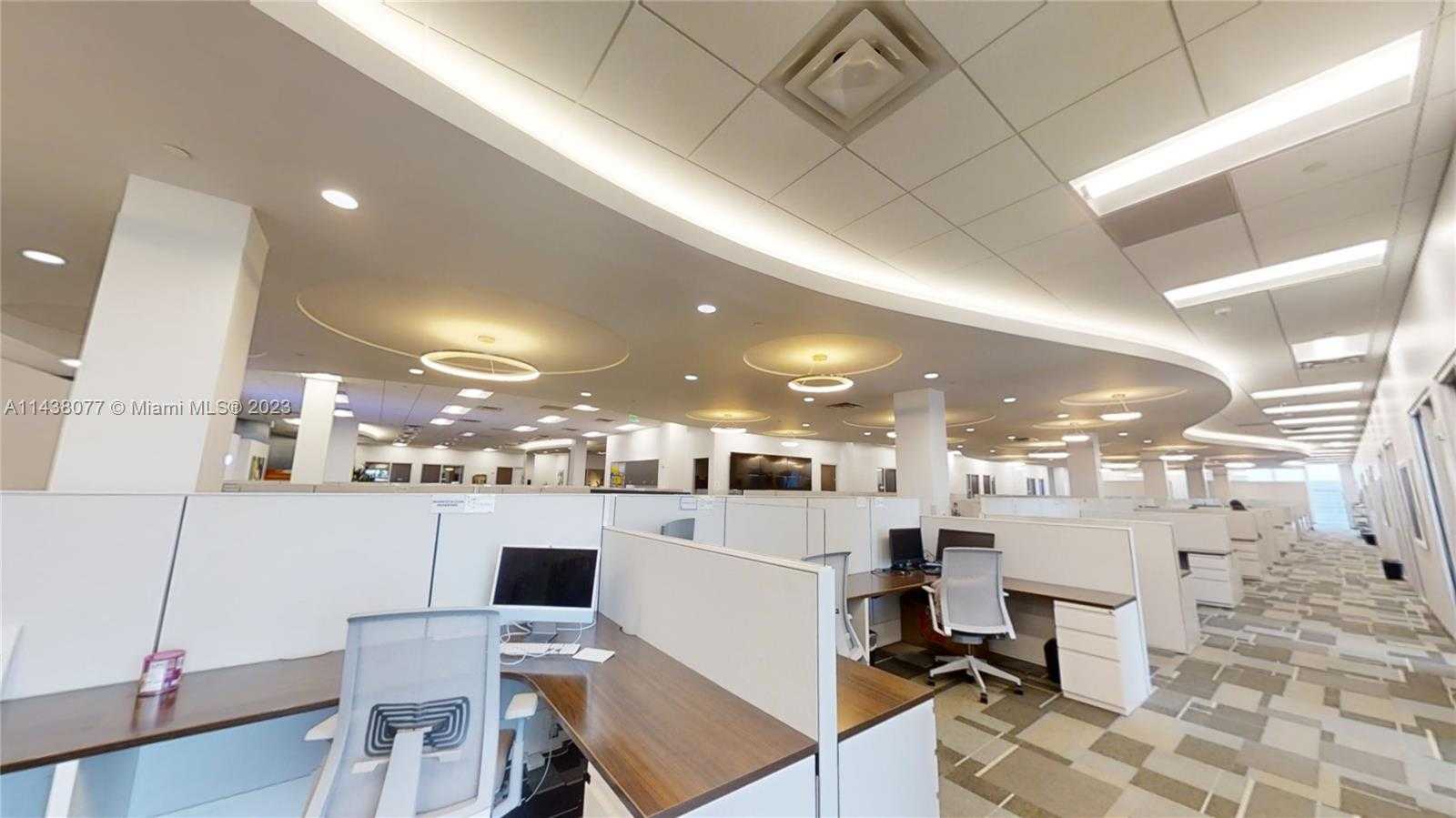 Small Image of 1501 Biscayne Blvd, Miami, FL 33132, USA Number 3