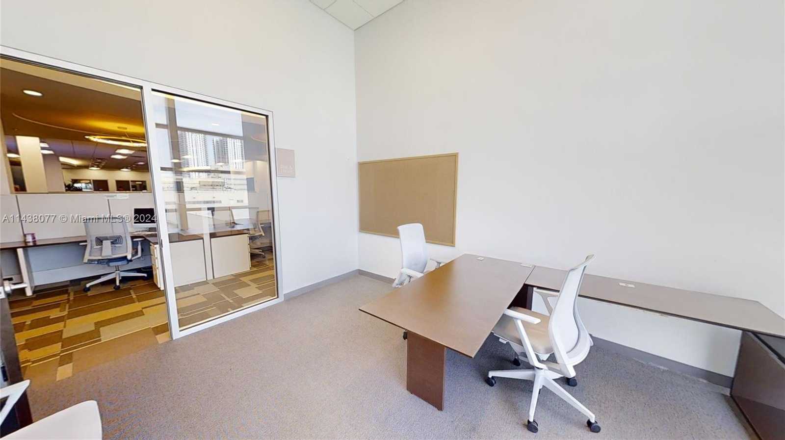 Small Image of 1501 Biscayne Blvd, Miami, FL 33132, USA Number 6