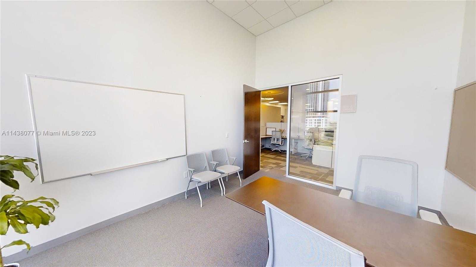 Small Image of 1501 Biscayne Blvd, Miami, FL 33132, USA Number 7
