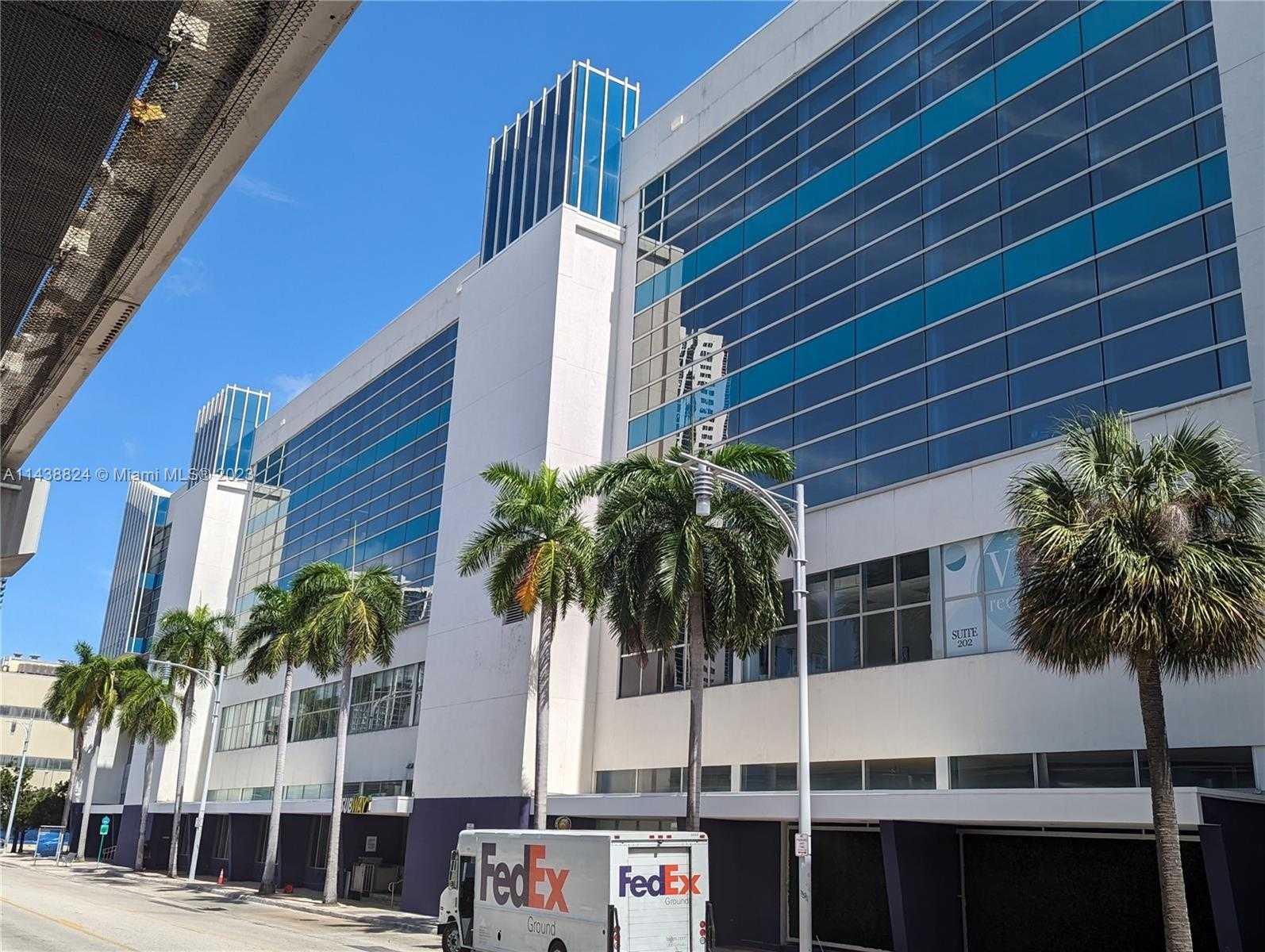 Small Image of 1501 Biscayne Blvd, Miami, FL 33132, USA Number 26