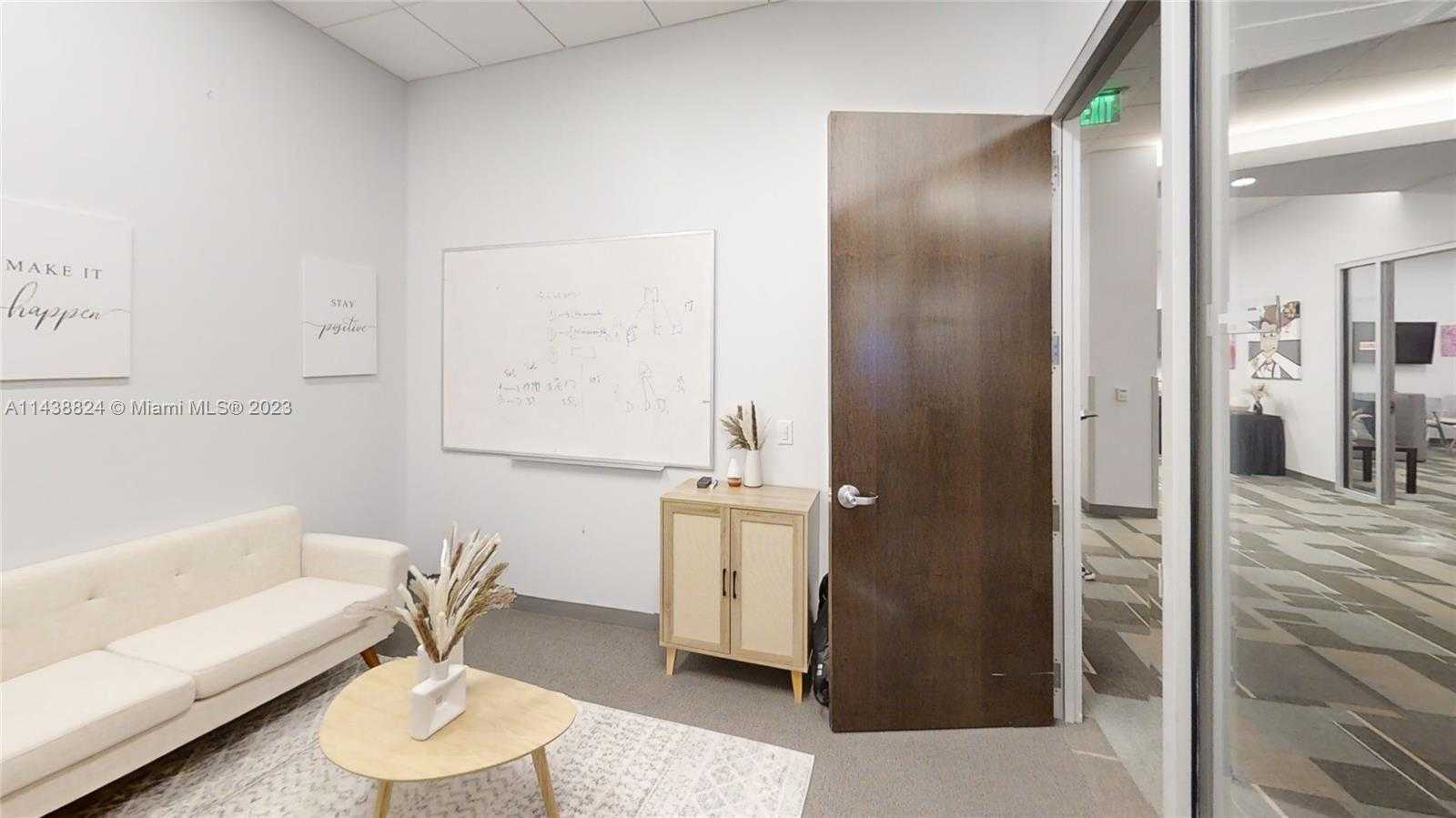 Small Image of 1501 Biscayne Blvd, Miami, FL 33132, USA Number 4