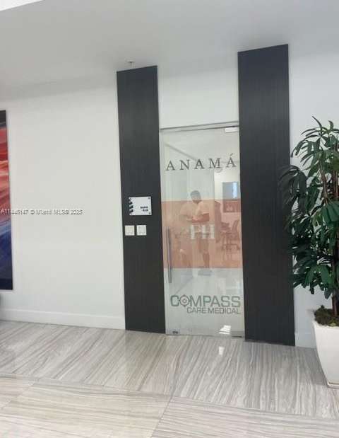 Small Image of Aventura Number 3