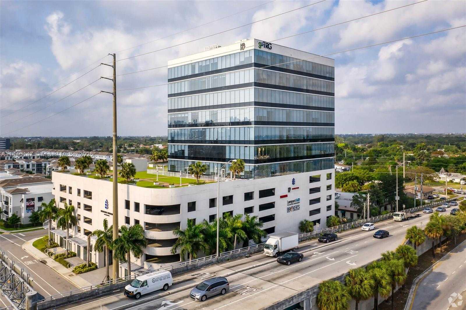 Small Image of Aventura Number 4