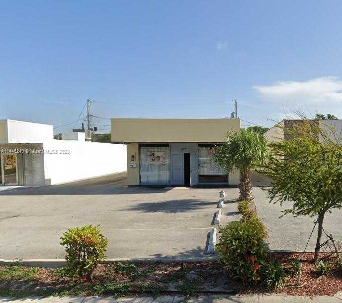 Small Image of 617 NORTHLAKE BLVD, North Palm Beach Number 3
