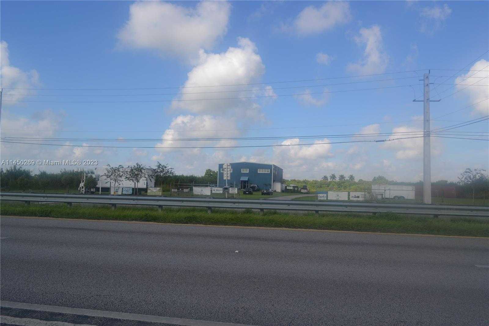 Small Image of 22700 SOUTH WEST 177TH AVE, Miami Number 5