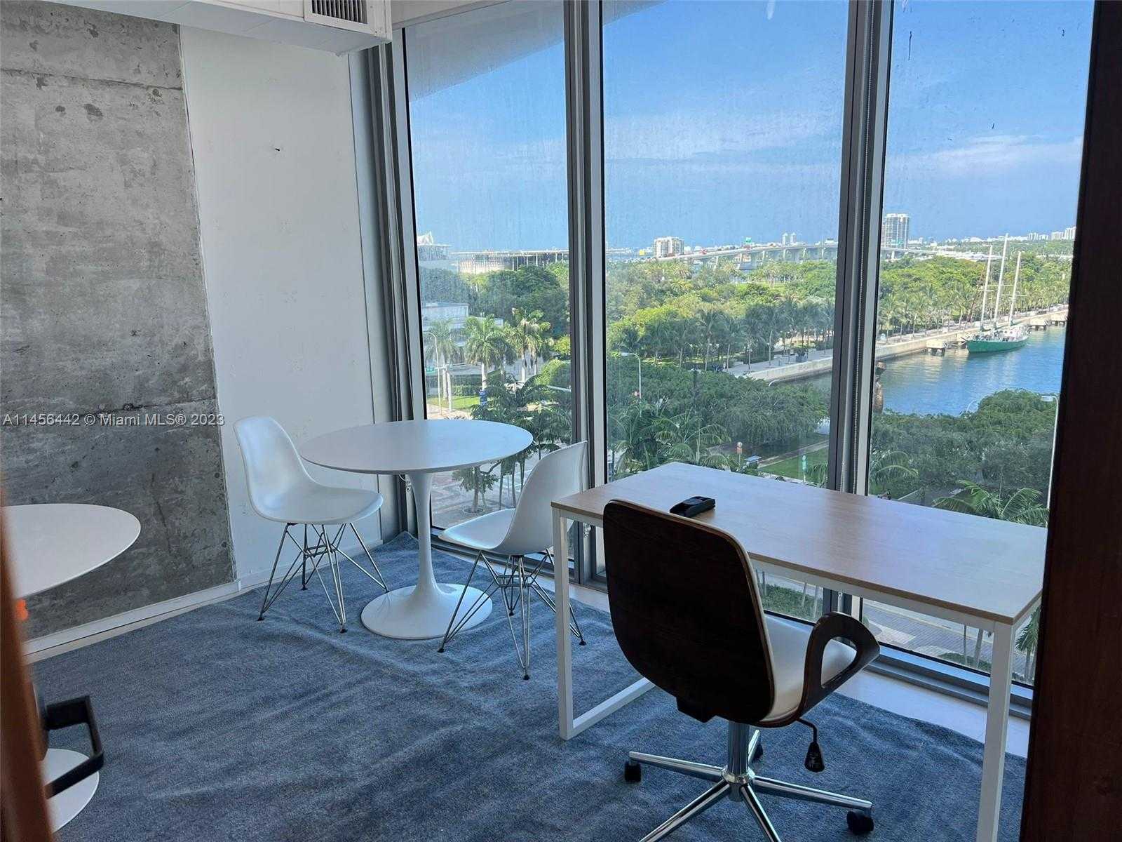 Small Image of 888 BISCAYNE BLVD, Miami Number 3